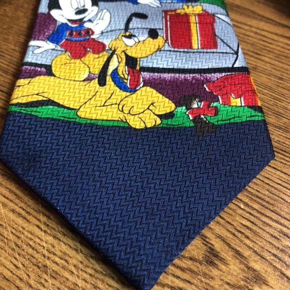 Vintage Mickey Unlimited Disney Christmas Holiday Tie New Without Tags - Picture 2 of 7